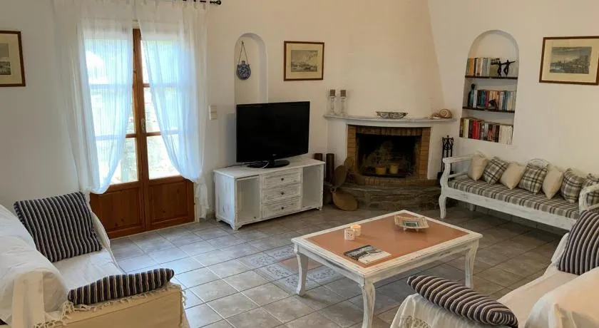 Mediterranean Cottage - Image 1