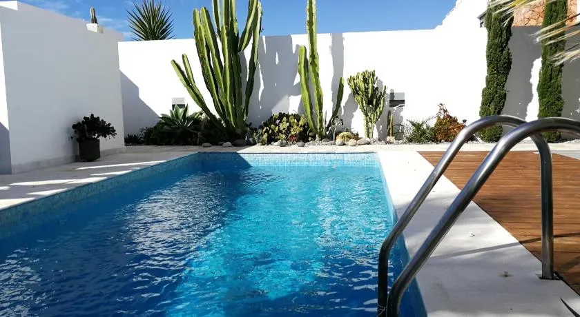 Casa Euphorbia - Image 1