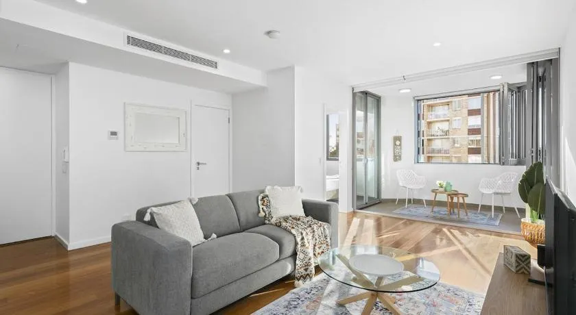 Mosman moments - Contemporary laidback living - MOS28 - Image 1