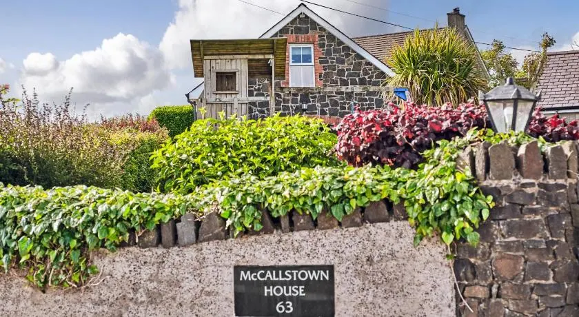 Mc Callstown House Apartment - Image 1