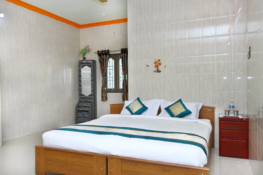 OYO 7747 SS Residency - Image 1