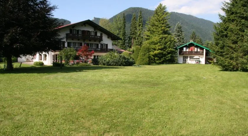 Hotel Garni Sonnenhof - Image 1