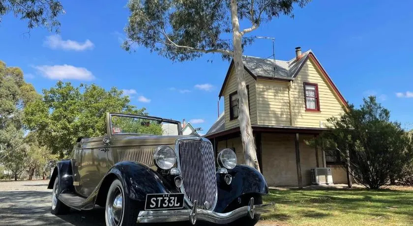 Murray River Spa Retreat - Image 1