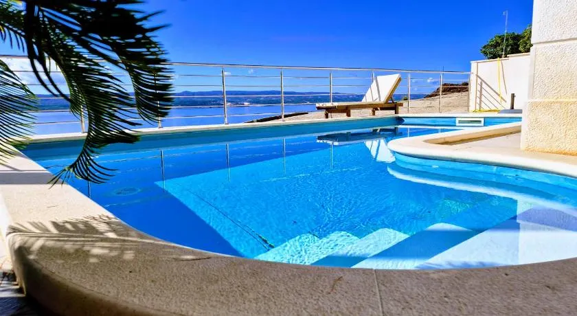Villasanta De Luxe Apartments with Pool - Image 1