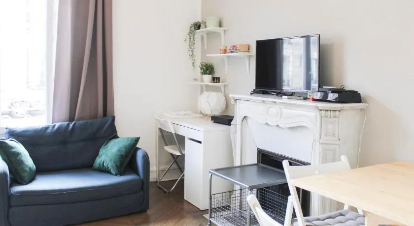 Cosy studio near Paris - Image 1