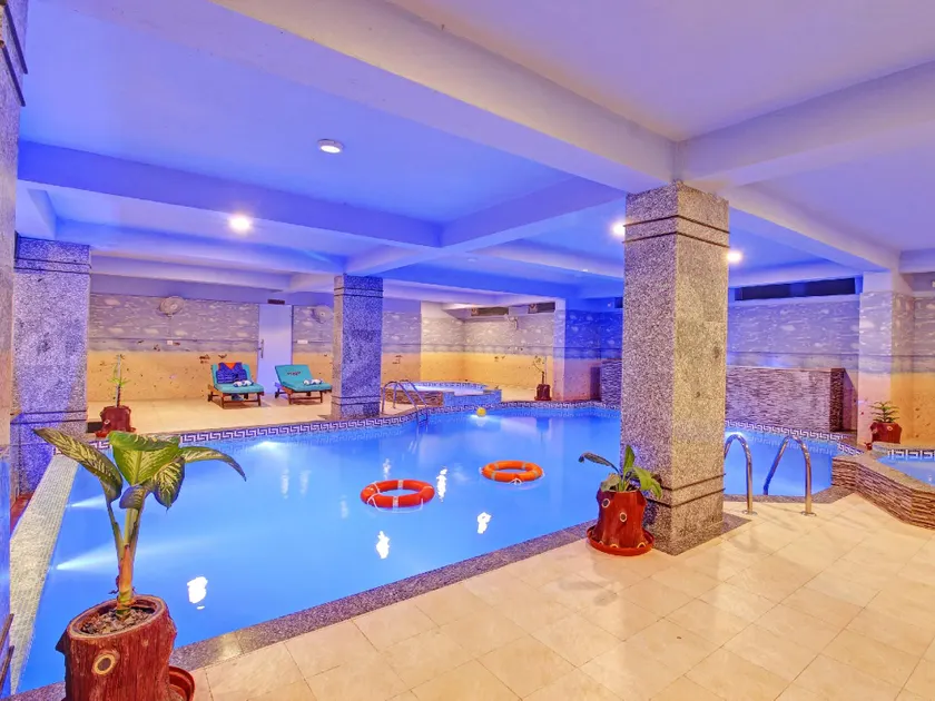 Hotel Nawalgarh Plaza - Image 1