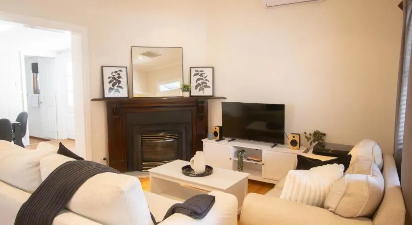 Cosy Cottage 2BR Ballarat Stay Close to CBD - Image 1