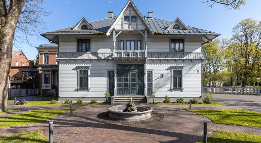 Roze Peldu Residence - Image 1
