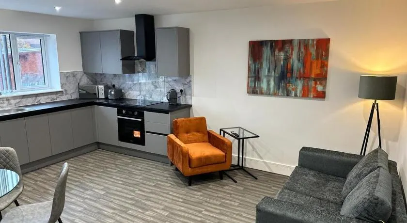 Cosy Long Eaton Flat Perfect for All Stays - Image 1