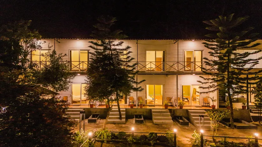 Aspen Riverside Resort - Image 1