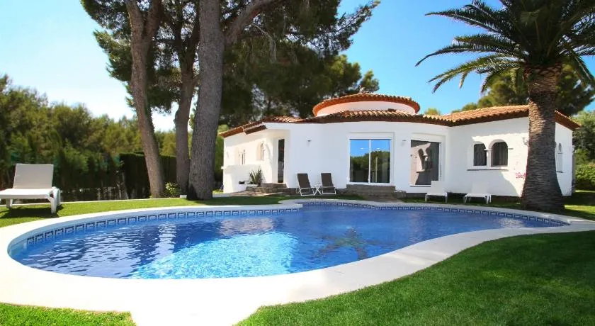 ARENDA Villa Camila Pino Alto - Image 1