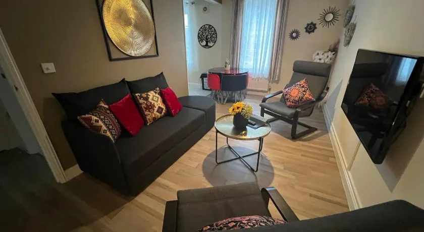 Glastonbury High Street Sanctuary- 2 BD, sleeps 3 - Image 1