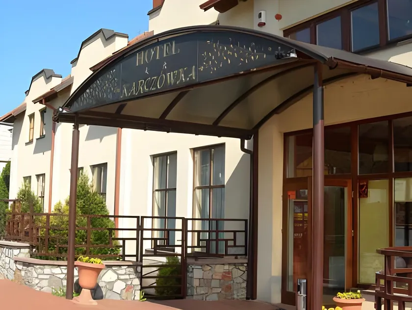 Hotel Karczówka - Image 1