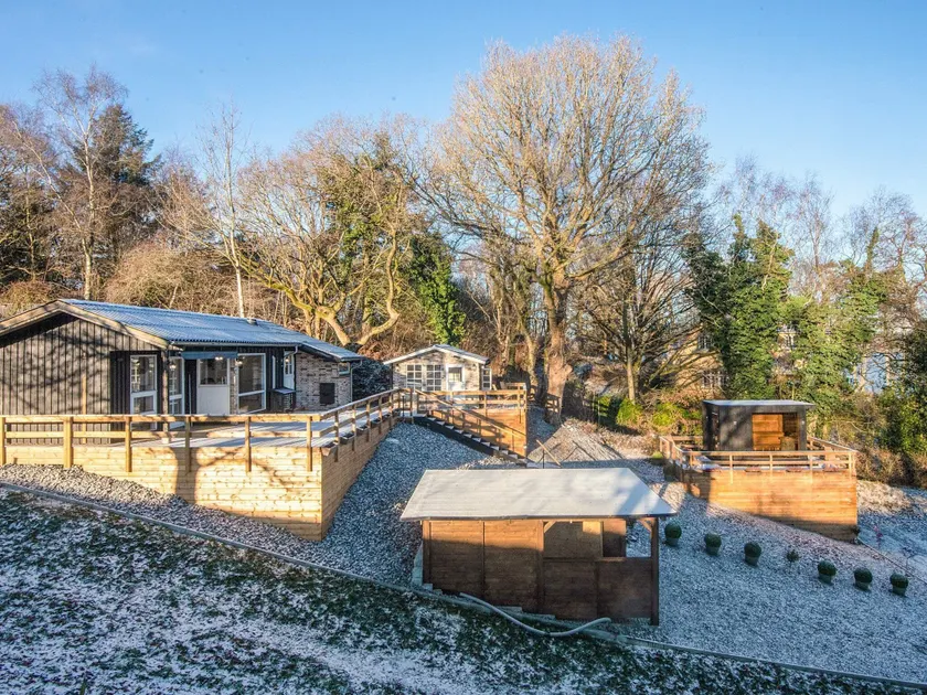 Family-Friendly Cottage Near the Coast - Image 1