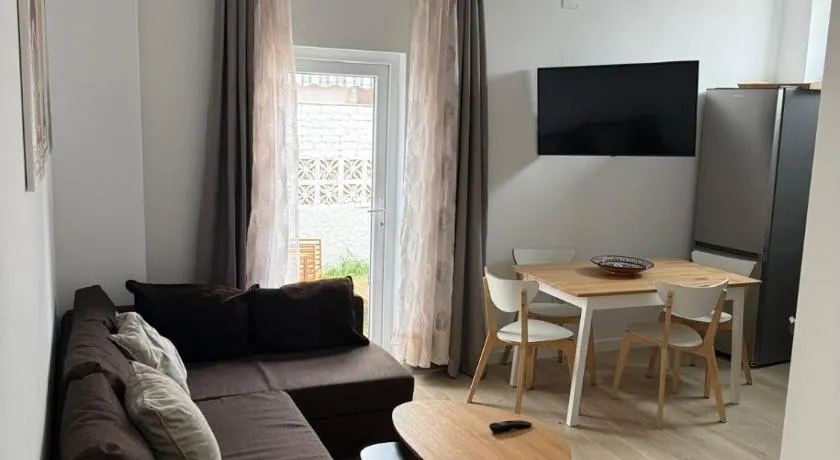 Independent Apartment At Villa Noelia Benalmádena With Private Pool, Garden & Parking - Image 1
