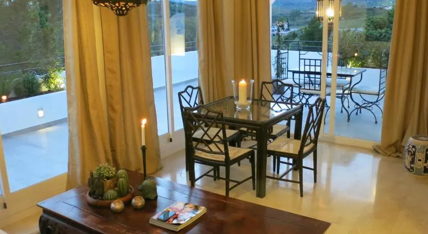 Apartamento \"Del Paraíso\" avec vue sur les montagnes, piscine partagée et terrasse privée - Image 1