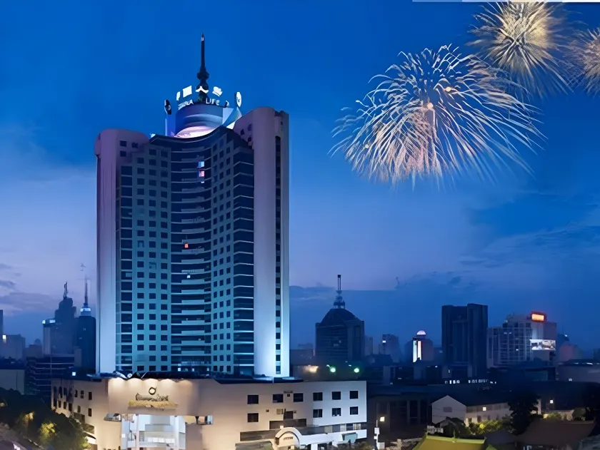 Kunming Green Land Hotel - Image 1