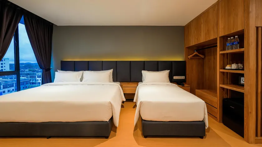 Bond Hotel Rawang - Image 1