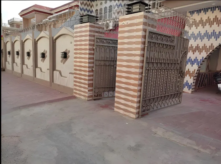 Bodla Royal Hotel - Image 1