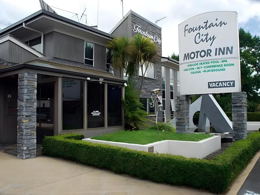 Fountain City Motor Inn - Image 1