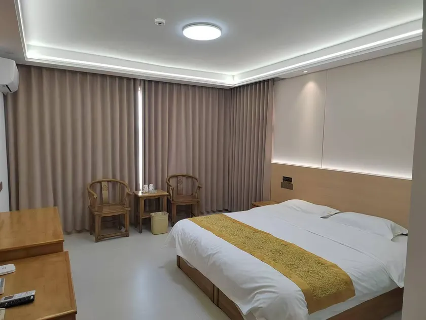 Yintai Business Hotel - Image 1