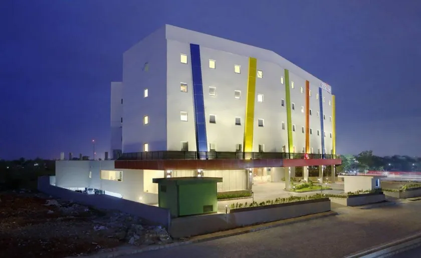 Amaris Hotel Karawang - Image 1