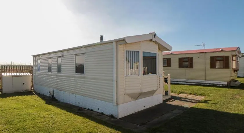 Caravan 132 - Image 1