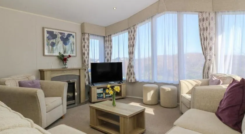Pheasant Lodge - Image 1