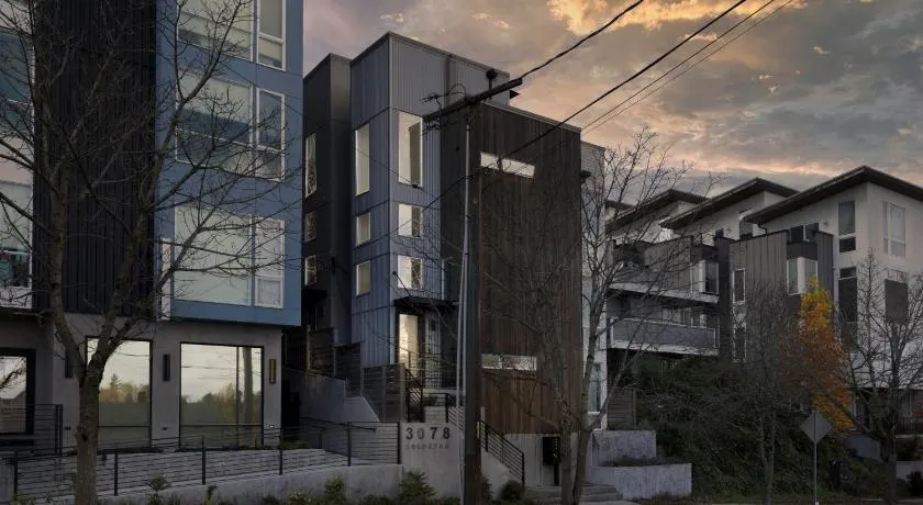 West Seattle - Mins to Downtown! - Image 1