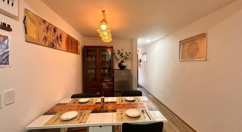 Urban Single-Family Villa 5-Minute Direct JR Access to Tennoji 13-Minute Direct Access to Namba 5-Minute Walk from Hiranoya Station on the Tanimachi JR Double Line 33 Minutes to Nara - Image 1