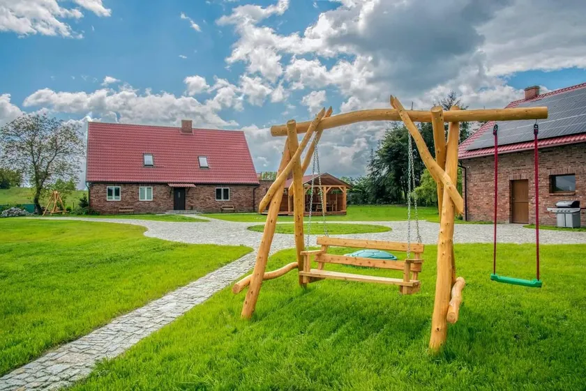 Uroczy dom nad jeziorem - Image 1