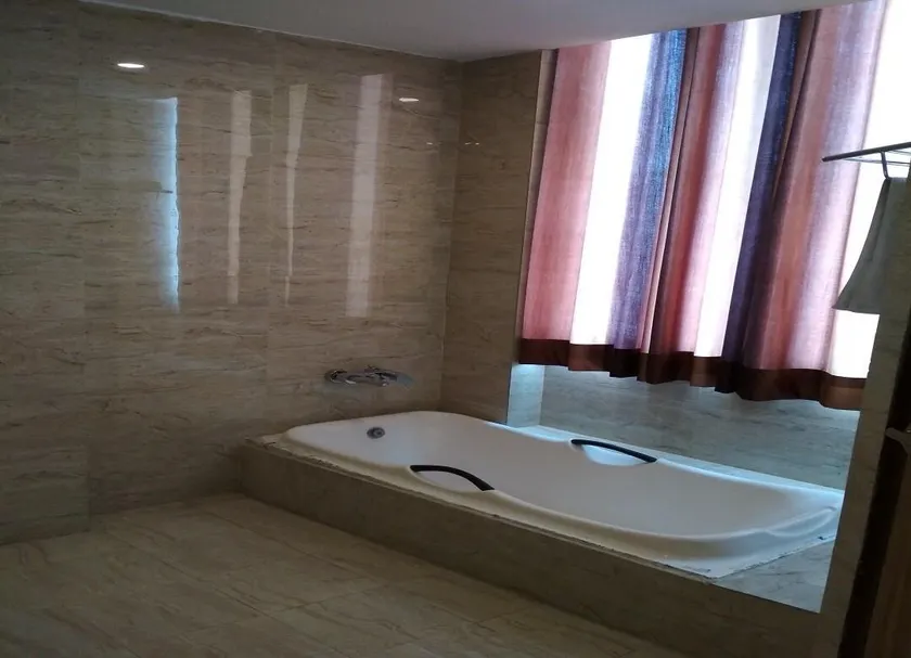 Hotel Suvidha Palace - Image 1