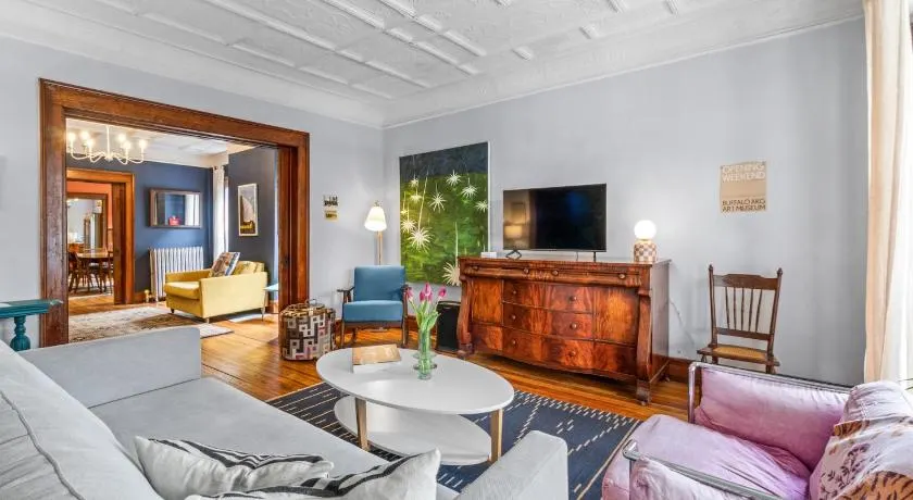 Historic & Spacious 3 Bedroom Family Gem on Peaceful Street - Image 1