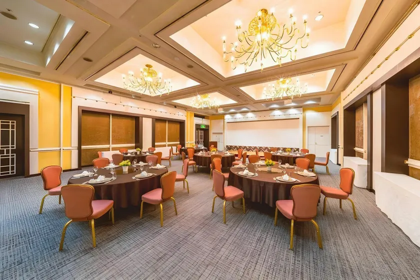 Kurashiki Royal Art Hotel - Image 1