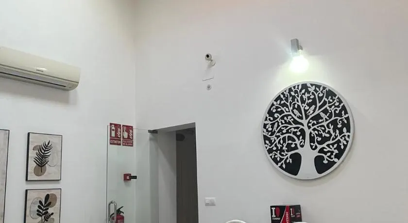 Rolix hc Hostal - Image 1
