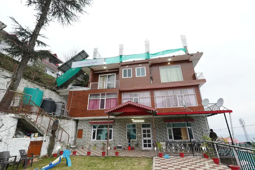 10 Bhk  Fully Furnished House - Image 1