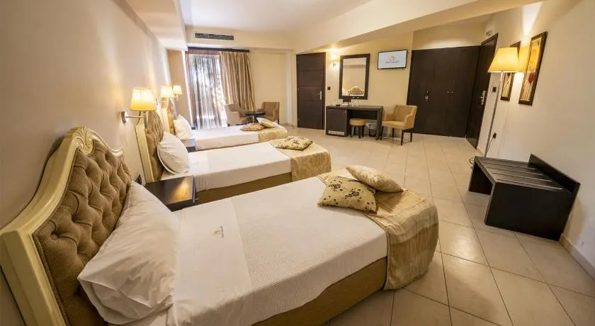 Amalias Hotel - Image 1