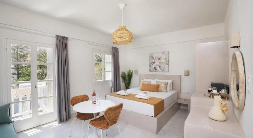Palos Luxury Suites - Image 1