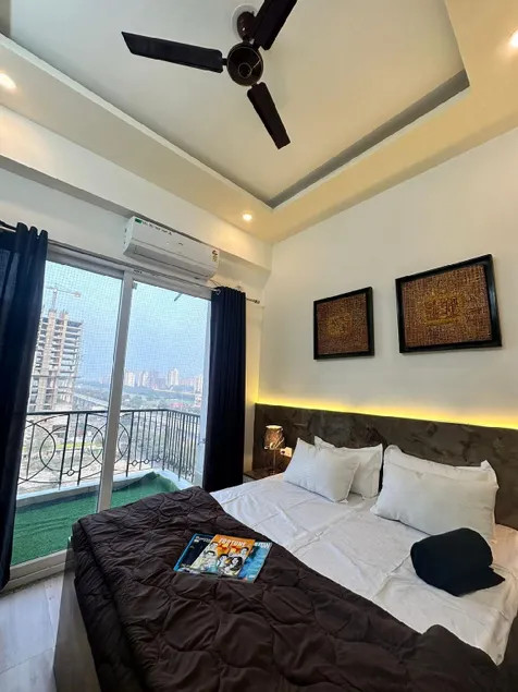 Cosy stay near Expo mart and wipro with balcony - Image 1