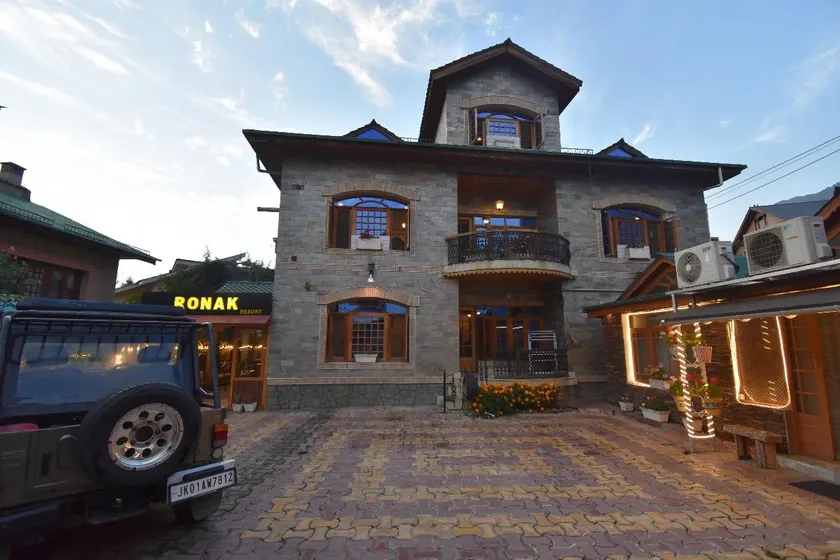 Ronak Resort - Image 1