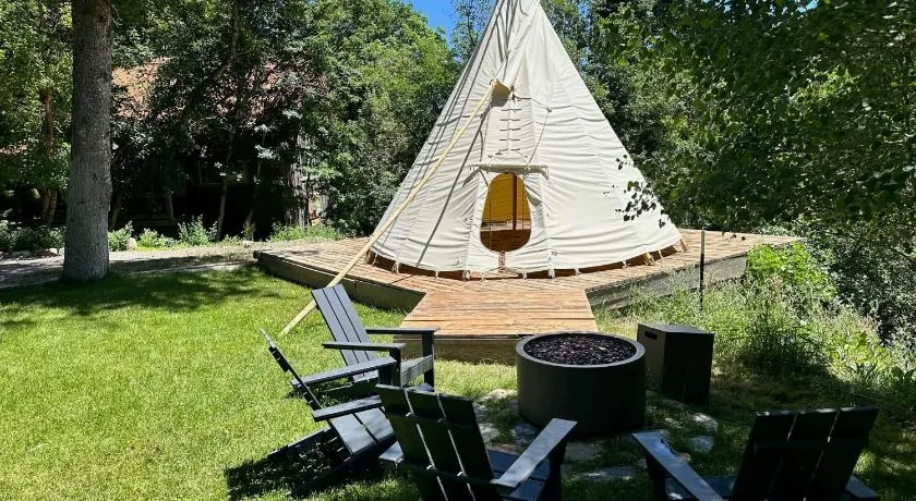 Ridgetop - Cozy Cabin, Hot Tub, Wood burning fireplace - Image 1