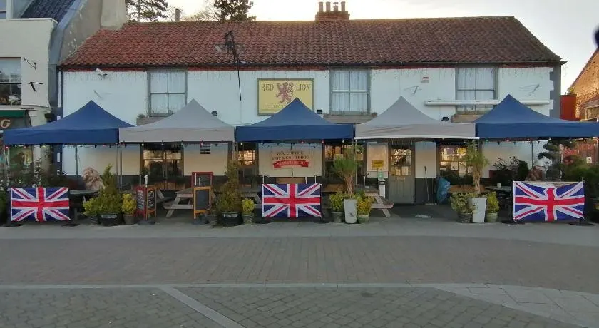 Red Lion - Image 1