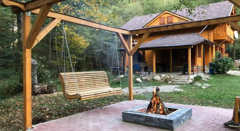 Chalet by the river - Image 1