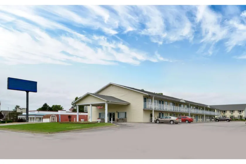 Residential Suites Warrensburg by Hotel O US 50 - Image 1