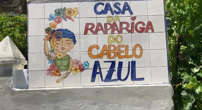 A Casa da Rapariga de Cabelo Azul - Image 1