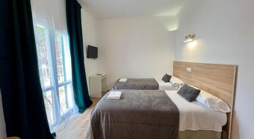 Hostal Oasis Dor - Image 1