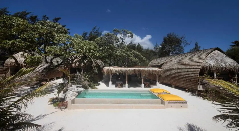 Tiki beach, Pool & Breakfast, full Spot - Image 1