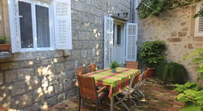 House Korta - Image 1