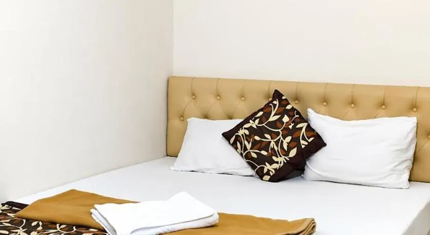 Hotel Mayur Lodge - Image 1