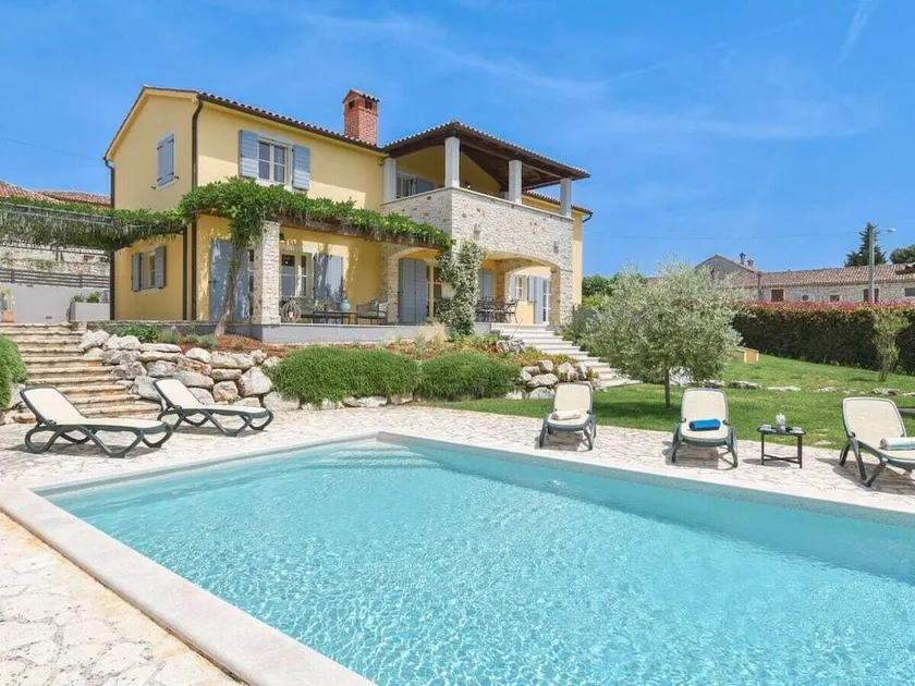 Rustic Villa Azzurra with pool in Sv Lovrec - Image 1